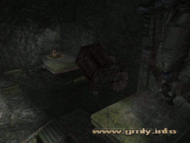 站到机关上,箱子掉落