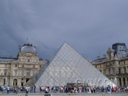 古墓丽影6卢浮宫实景对比